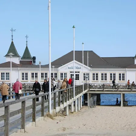 See-eck Im Zentrum Von Ahlbeck هيرينجسدورف