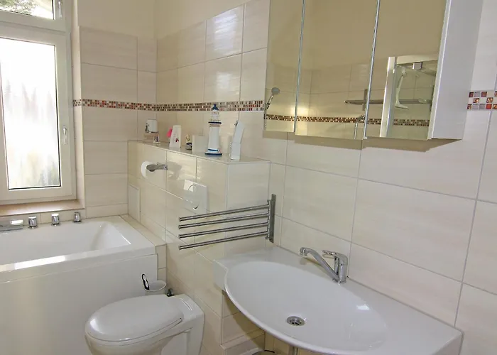 See-eck Im Zentrum Von Ahlbeck * הרינגסדורף